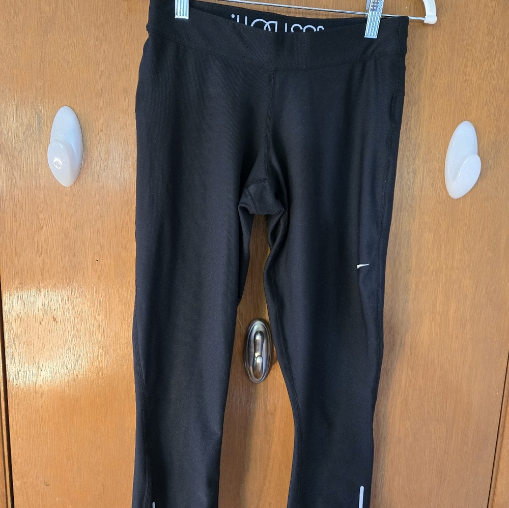 Nike, Black Capri Leggings Size M.